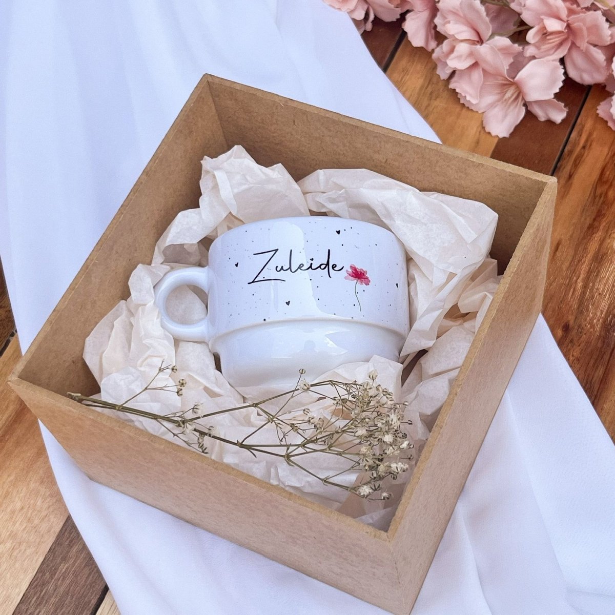 Xícara na caixa de MDF