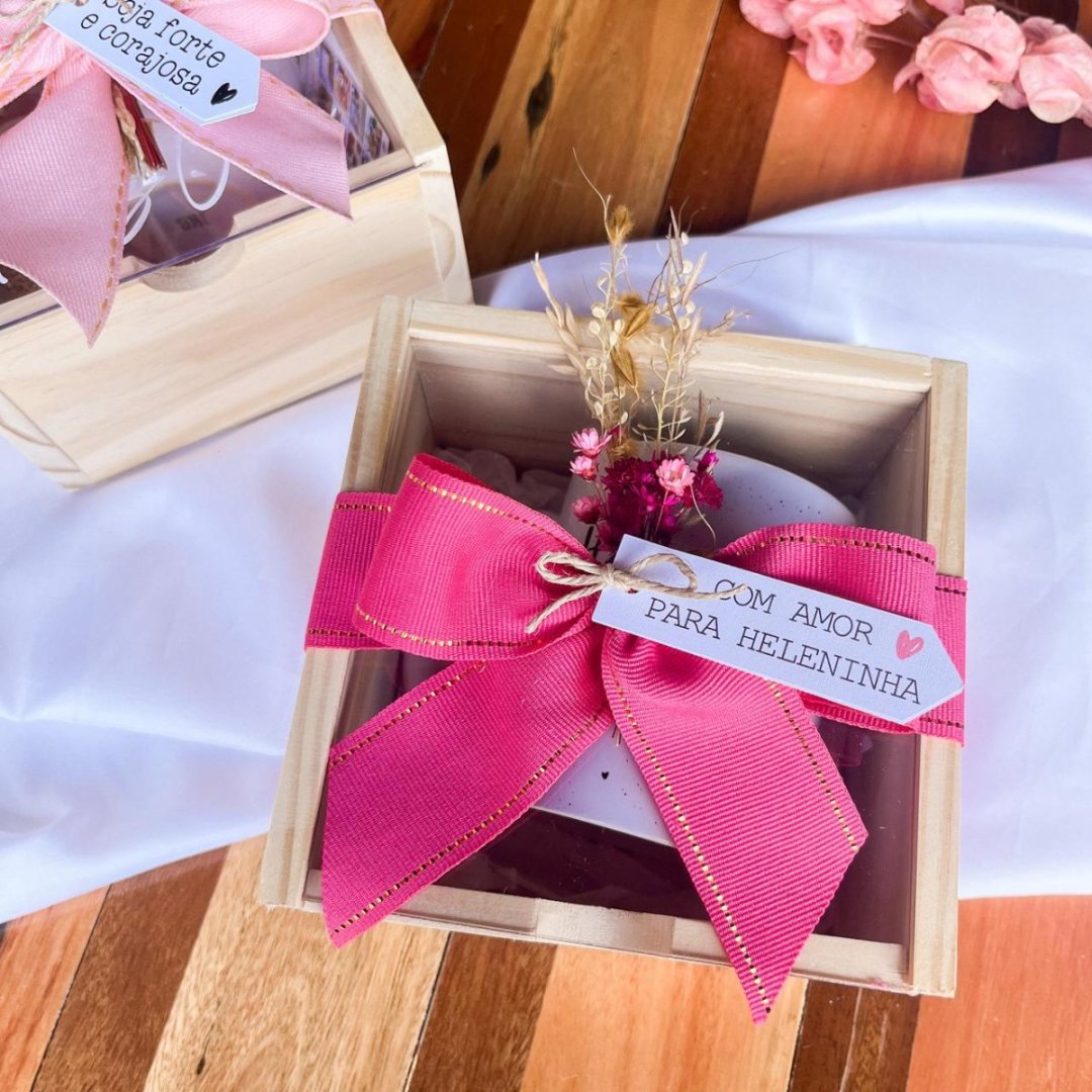 Caneca na Caixa Pinus com tampa de acrílico